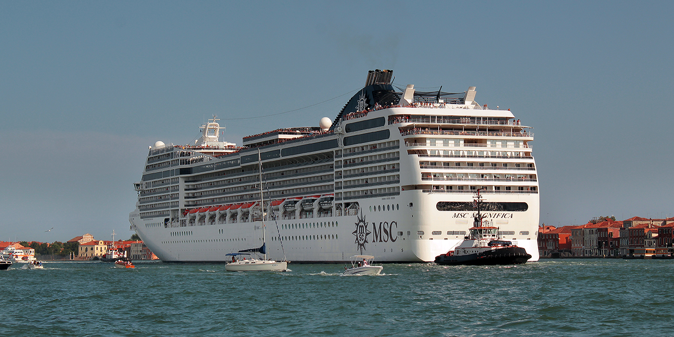 La MSC Magnifica (6).jpg